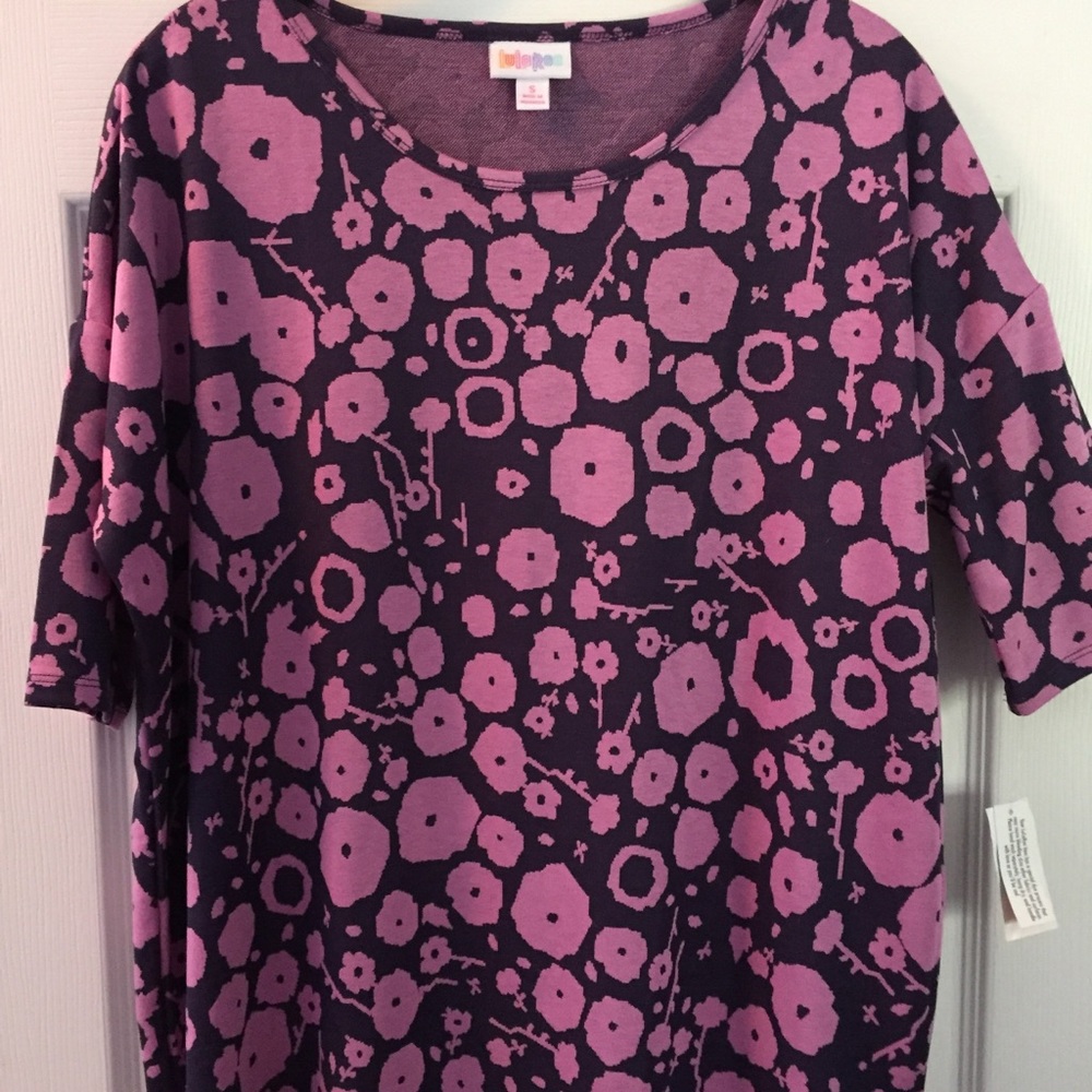 NWT LuLaRoe Irma Floral Top